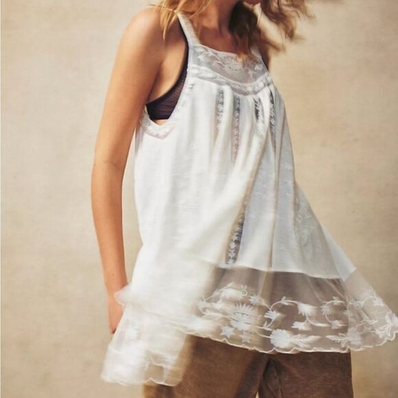 Medium  - Picture 2 of 8